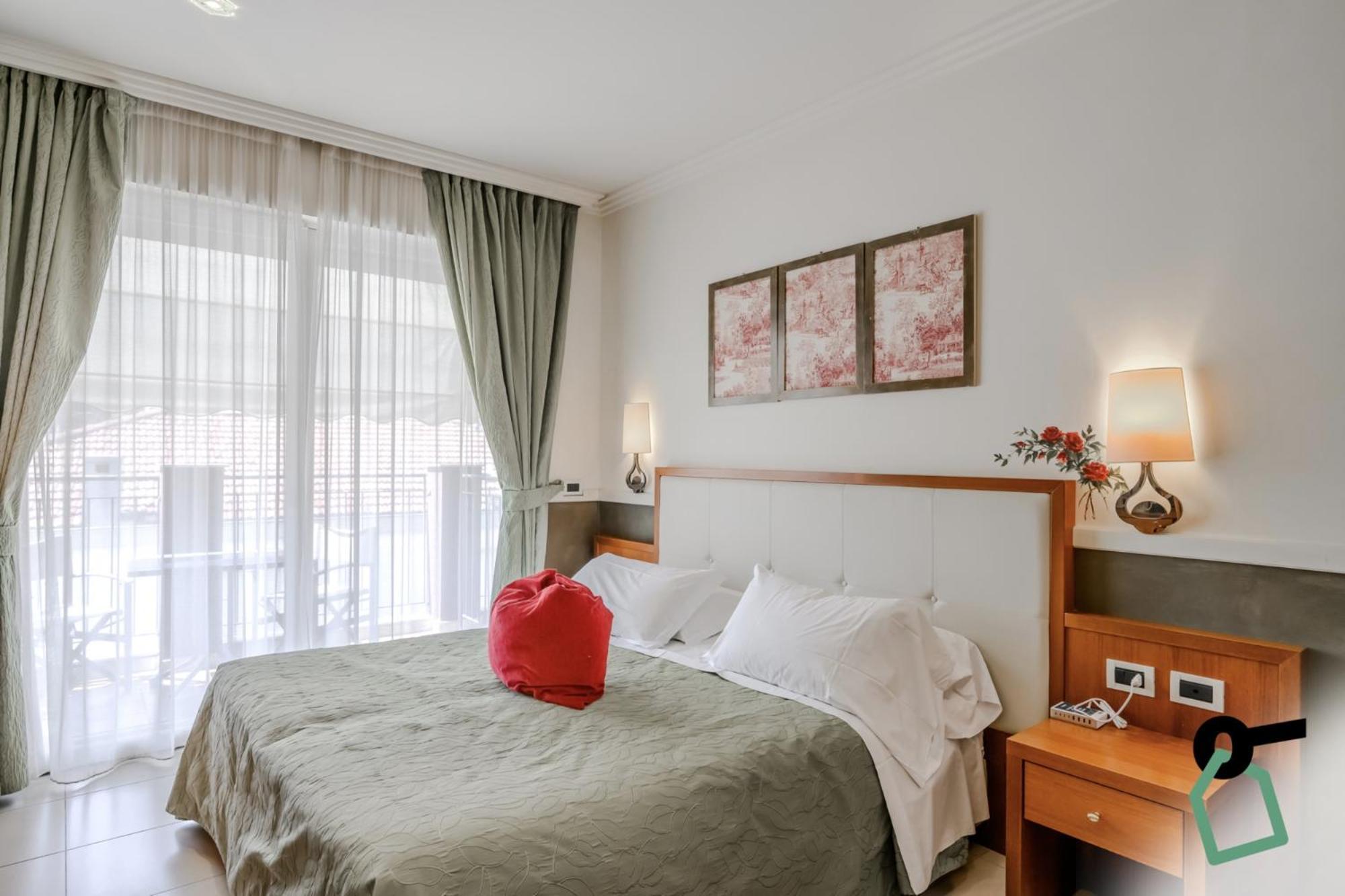 Hotel Hotiday Collection - Centro 3*
